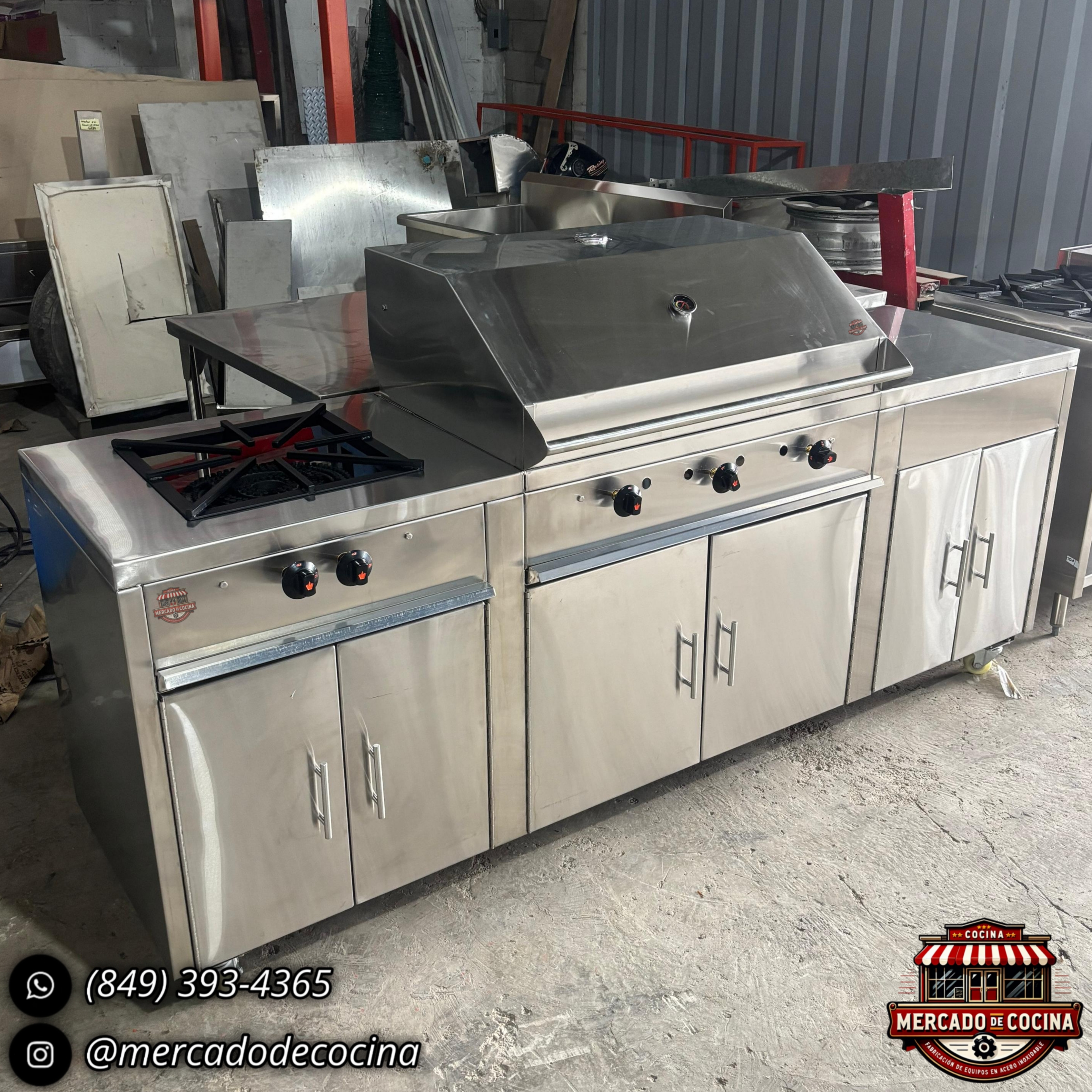 Asador BBQ + estufón con tope y gabinete cerrado.
