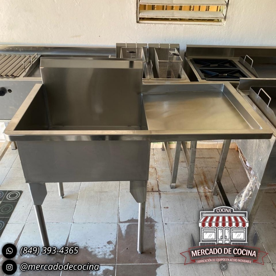 Fregadero de 1 poza con un escurridero.