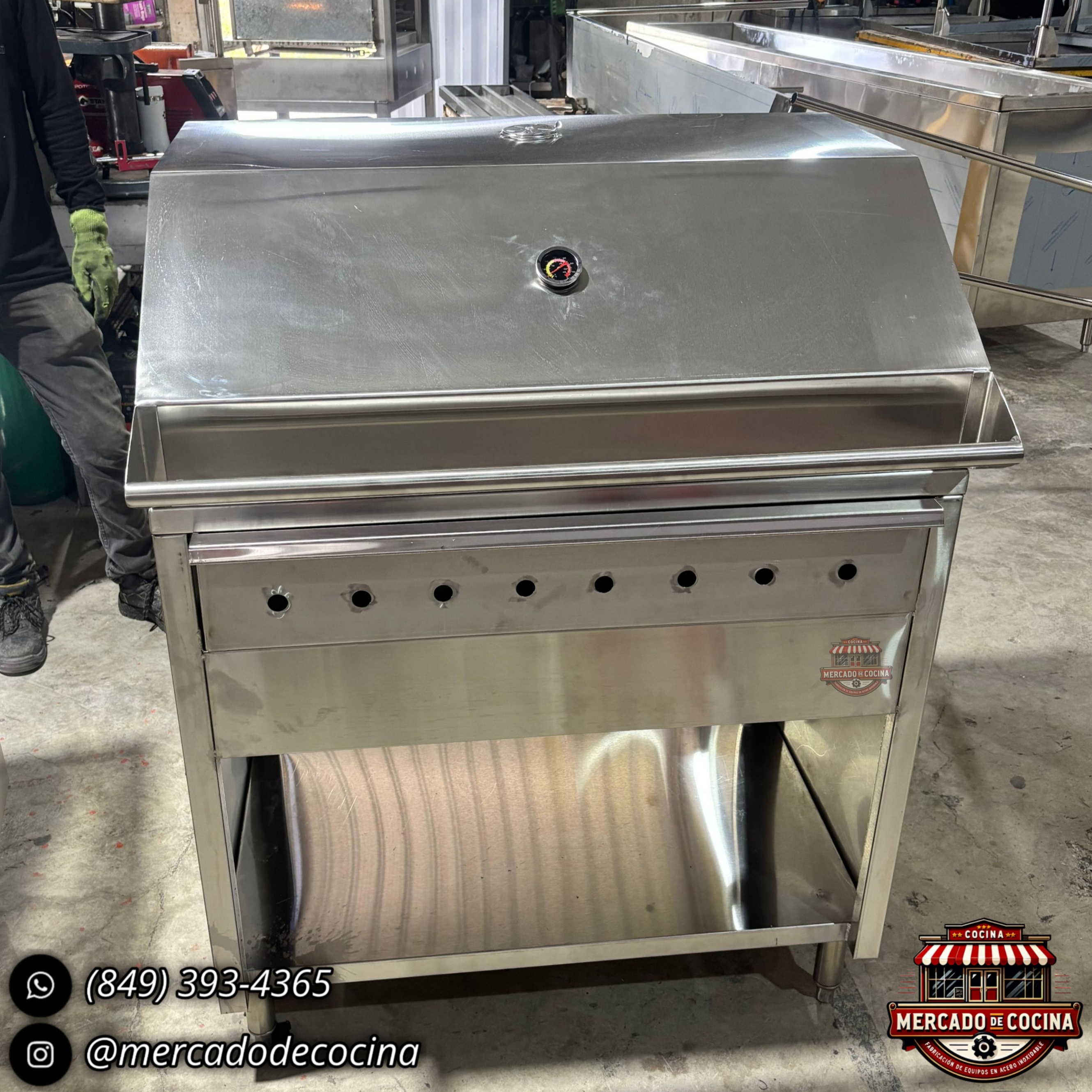 Asador BBQ de carbón 40"con gabinete abierto